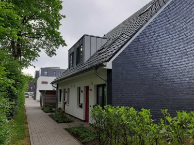 Moderne DHH im Stadtteil NMS-GADELAND mit hochwertiger Ausstattung, Studio und Terrasse!