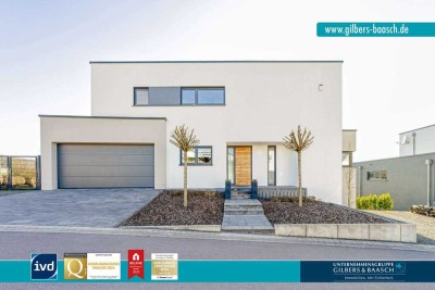 Freudenburg bei Saarburg: Modernes, energieeffizientes Einfamilienhaus mit Garten, Sauna und Garagen