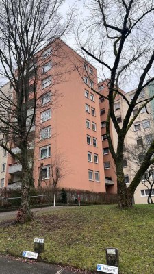 Vollständig renovierte 3-Raum-Wohnung mit Balkon und Einbauküche in Niefern-Öschelbronn