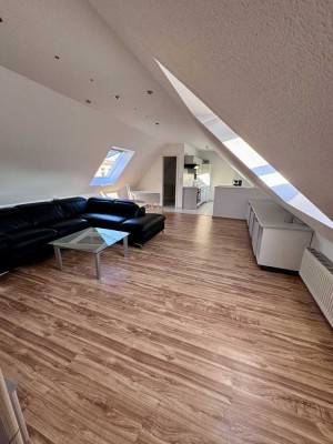 Helle 2,5-Zimmer Wohnung im 3. OG in Duisburg-Dellviertel