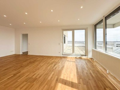 Einzigartige Penthouse-Wohnung mit Blick von zwei Dachterrassen, Einbauküche, Badewanne, Dusche, TG