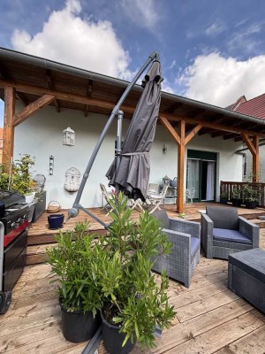 3,5 Zimmer Wohnung mit Terrasse, Stellplatz und Einbauküche