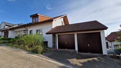 Renovierte 3 Zi-DG | traumhafte Weitsicht | Loggia & Balkon