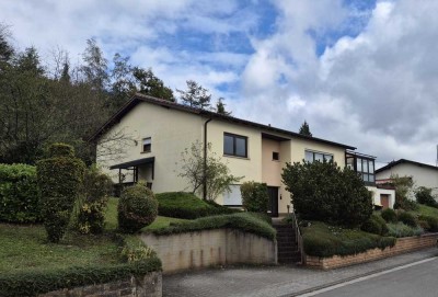 Ruhig gelegenes Einfamilienhaus in einer Sackgasse mit weit Blick ,schönes gepflegt.Grundst.