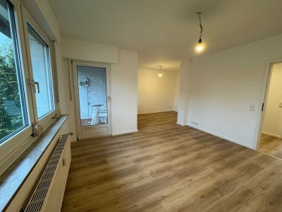 Schöne hochwertig sanierte zwei Zimmer Wohnung mit Balkon/Keller, provisionsfrei