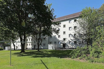 3-Zimmer-Wohnung in schöner Gegend // 3.OG links