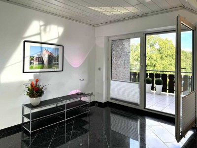 Moderne Wohnung mit einer Panorama-Loggia Garage!