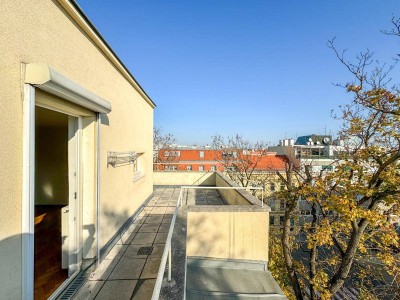 Sonnige Dachgeschosswohnung mit großer Terrasse im Springer-Schlössl-Park