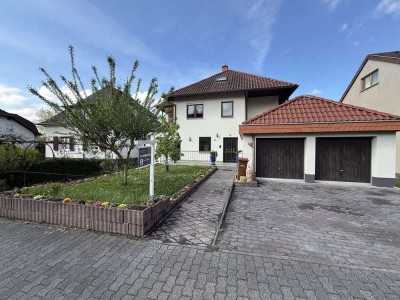 Traumhafte und unvergleichliche Maisonettewohnung mit Ihre Familie, mit Garage, Garten uvm.