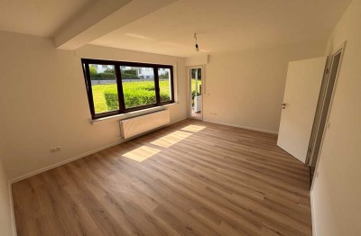 Erstbezug nach Sanierung: Attraktive 3-Raum-Hochparterre-Wohnung mit geh. Innenausstattung