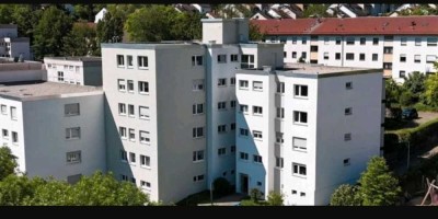 Geschmackvolle, sanierte 4,5-Zimmer-Wohnung mit Balkon in Esslingen am Neckar