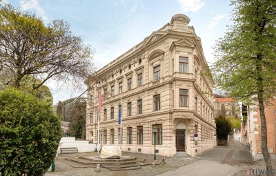 ÜBER 4 METER RAUMHÖHE II PRESTIGE UND ELEGANZ II WOHNEN IM DENKMALGESCHÜTZEN MÖDLINGER STADTJUWEL II FUSSGÄNGERZONE