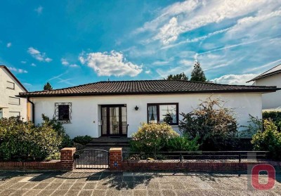 RESERVIERT - Ihre Chance auf ein einzigartiges Zuhause - Freistehender Winkelbungalow mit sonnigem G