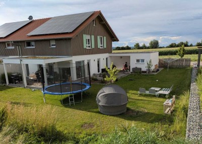 5-Zimmer-Doppelhaushälfte mit gehobener Innenausstattung und EBK in Niederrieden