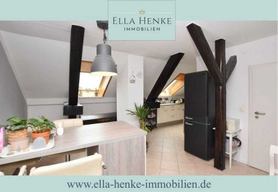 Mit Gartenanteil! Sonnige, moderne Dachgeschoss-Wohnung mit Einbauküche + neuwertigem Bad.