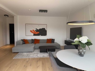 Exklusive 2-Zimmer-Penthouse-Wohnung mit großer Dachterrasse, Fernblick, EBK & TG-Stellplatz (WB)