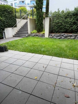 Helle 3-Zi-Erdgeschosswohnung mit zwei Sonnenterrassen, Gartenanteil und Tiefgaragenstellplatz