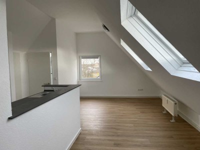 Schicke 2-Zimmer Single - Dachgeschosswohnung in Stockstadt am Rhein