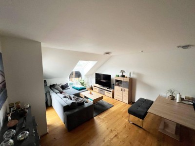 Sonnige Dachgeschosswohnung inkl. Einbauküche und Loggia - Top A10