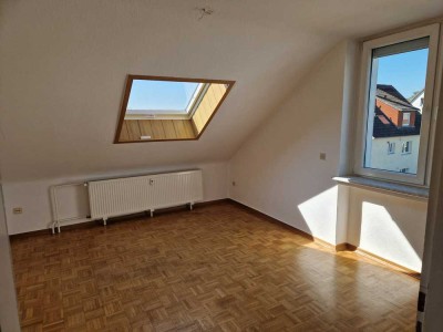 Helle 2,5-Raum-Dachgeschosswohnung mit Stellplatz in Langenhagen