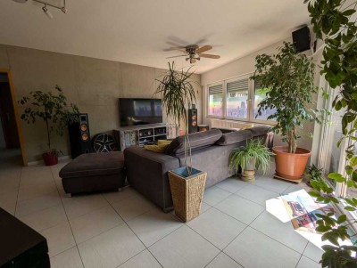 Schöne große 3 Zimmer EG Wohnung mit barrierefreiem Zugang
