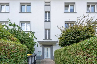 Altbautraum im Herzen des Kreuzviertels: 3 Zimmer mit Sonnen-Balkon!
