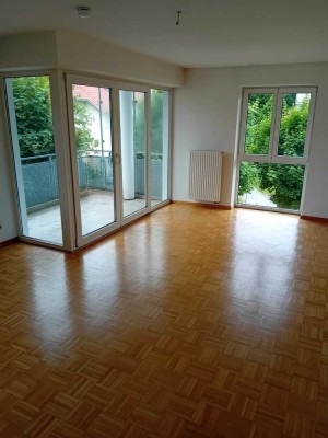 Helle 2-Zimmer-Wohnung mit Balkon