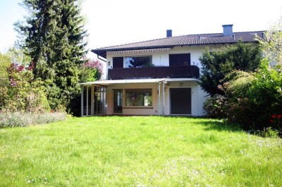 Drei-Zimmer-Wohnung mit Terrasse und Gartennutzung in bester Lage von Bad Godesberg - Plittersdorf