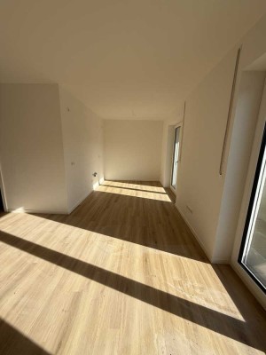 Moderne 3 oder 2-Zimmer-Neubauwohnung – Erstbezug mit Terrasse/Balkon