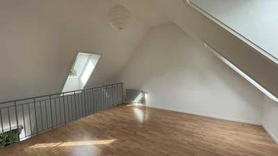 Frei: sonnige, teilmöblierte Wohnung auf 2 Ebenen - Besichtigung nach Anmeldung am 18.10.25