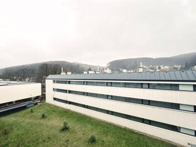 NEU! Preisgünstige 1-Zimmerwohnung mit Loggia nahe Wien zu vermieten! Tiefgaragenstellplätze verfügbar!