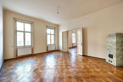 TOP-LAGE beim SCHOTTENTOR! 5-Zimmer-Altbau in Hof- und Straßenlage