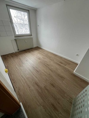 2 Zimmer Dachgeschosswohnung, stadtzentral,renoviert,bezugsfertig,hell und gemütlich