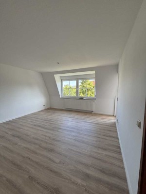Frisch Renovierte 2-Zimmer Wohnung mit neuer Einbauküche im Herzen von Neu-Anspach
