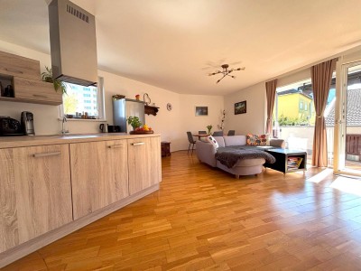 Wörgl: Moderne 3-Zi.-Wohnung mit Sonnenbalkon – Ideal gelegen und lichtdurchflutet