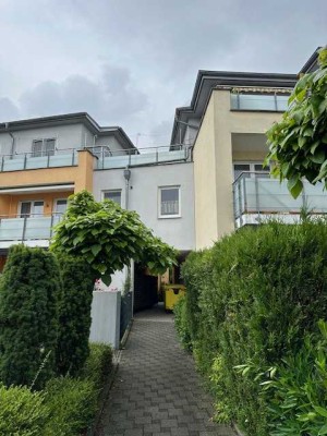 *** Außergewöhnlich & Schön Wohnen! Exklusive Penthouse-Wohnung mit Dachterrasse ***