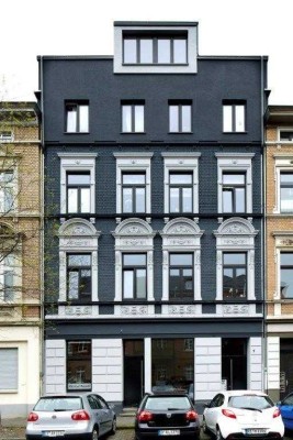 Erstbezug nach Sanierung! Wunderschöner Altbau im Tannenviertel mit 2 x Sonnenbalkon!