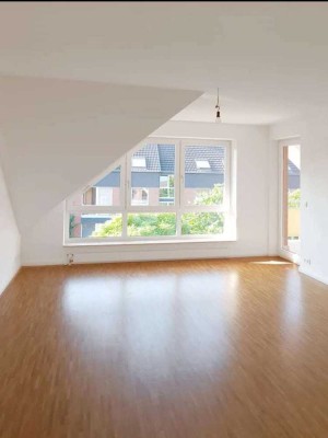 Schicke 2-Zimmer-Dachgeschoss-Wohnung in Hannover Anderten!