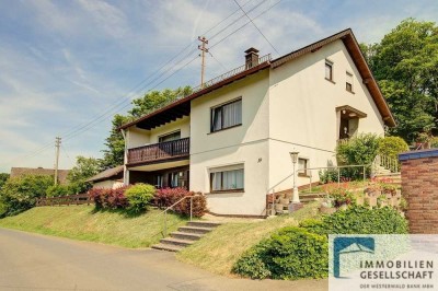 Solides Zweifamilienhaus in herrlicher Höhen- und Aussichtslage innerhalb eines Ortsteils von Wissen