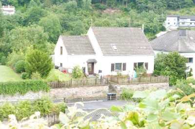 Einfamilienhaus in sehr ruhiger Lage in Neuerburg. Nähe Luxemburg