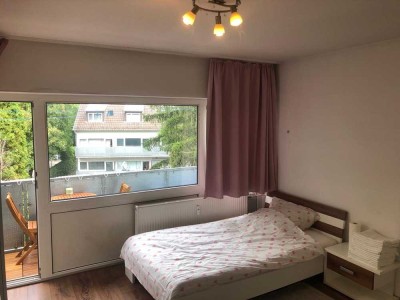 Möblierte 1-Zimmer-Wohnung mit Balkon und Einbauküche in Hausen