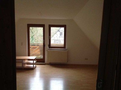 Günstige, gepflegte 3,5-Raum-DG-Wohnung mit Einbauküche in Eutingen im Gäu - Eyach