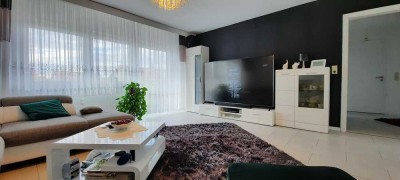 Helle, großzügige Wohnung mit EBK