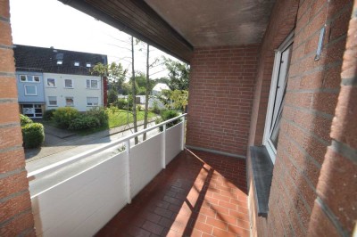 Helle 3-Zi.-Whg. mit überdachtem Süd-Balkon und Garage