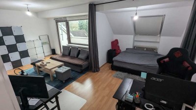 Universitätsnähe: Dachgeschoss-Apartment mit dem gewissen Extra...