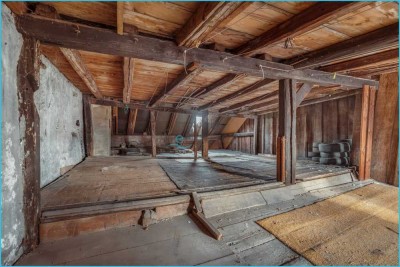 Immobilien Seegerer: Sanierungsjuwel - Inselhaus zum Wohnen und Entfalten