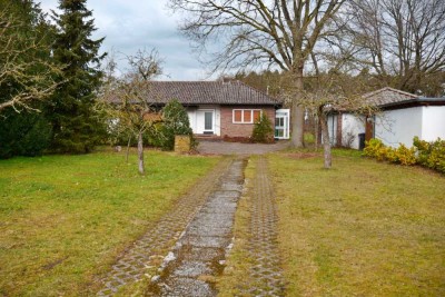 Freistehender Bungalow mit Charakter auf großzügigem Grundstück