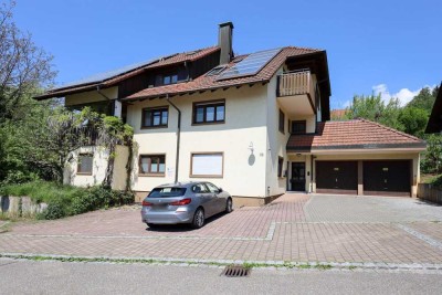 Gemütliche 2-Zimmer-Dachgeschosswohnung mit Balkon in ruhiger Lage von Kandern