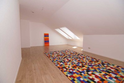 3,5 Zimmer-Wohnung auf 2 Etagen mit Balkon und Hausmeisterservice