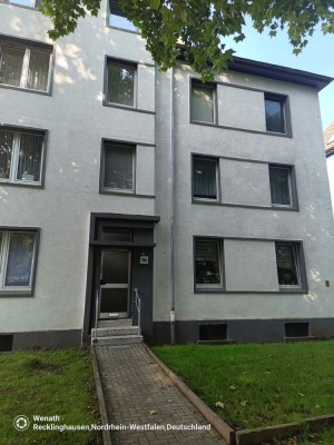 Gemütliche 3,5 Zimmerwohnung mit Balkon
